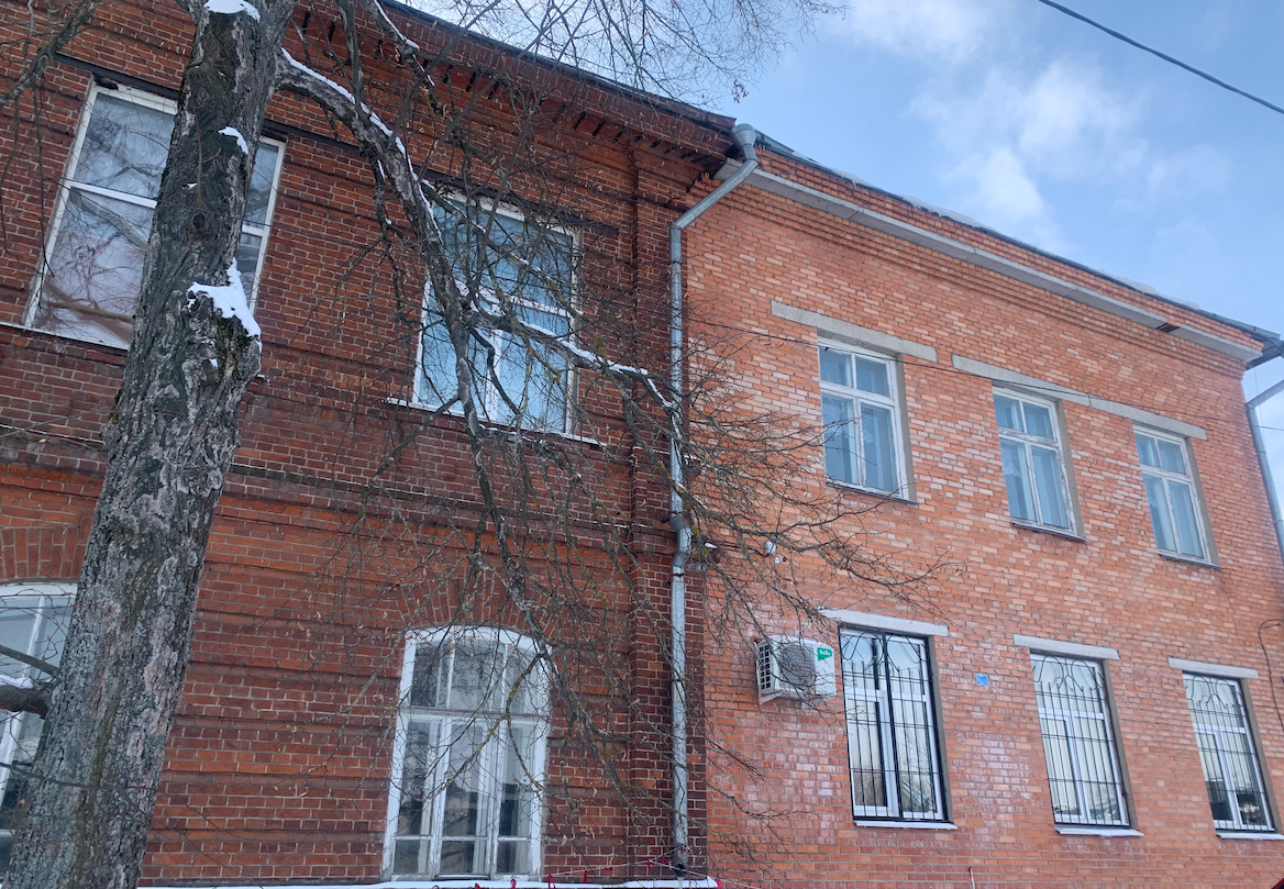 окна класса